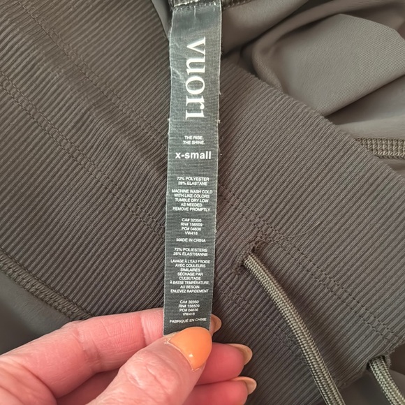 Vuori Olive Green Daily joggers - Picture 6 of 6